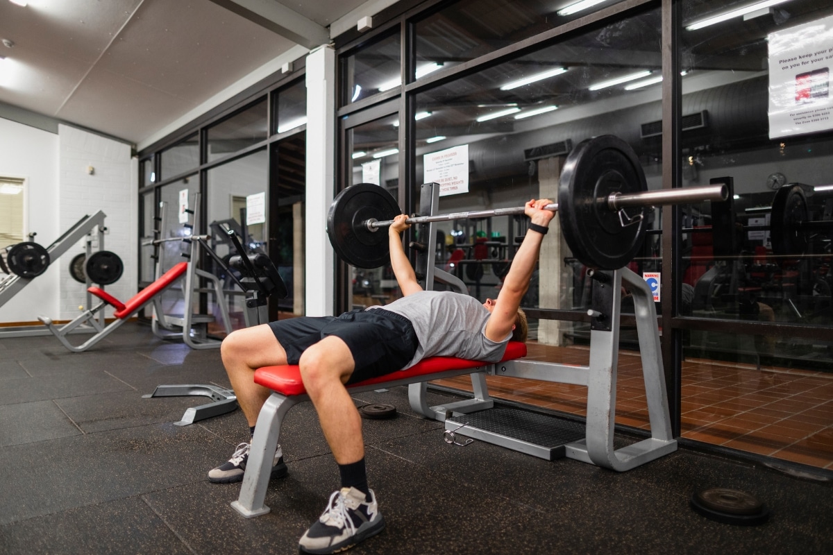 How to Use a Bench Press Calculator