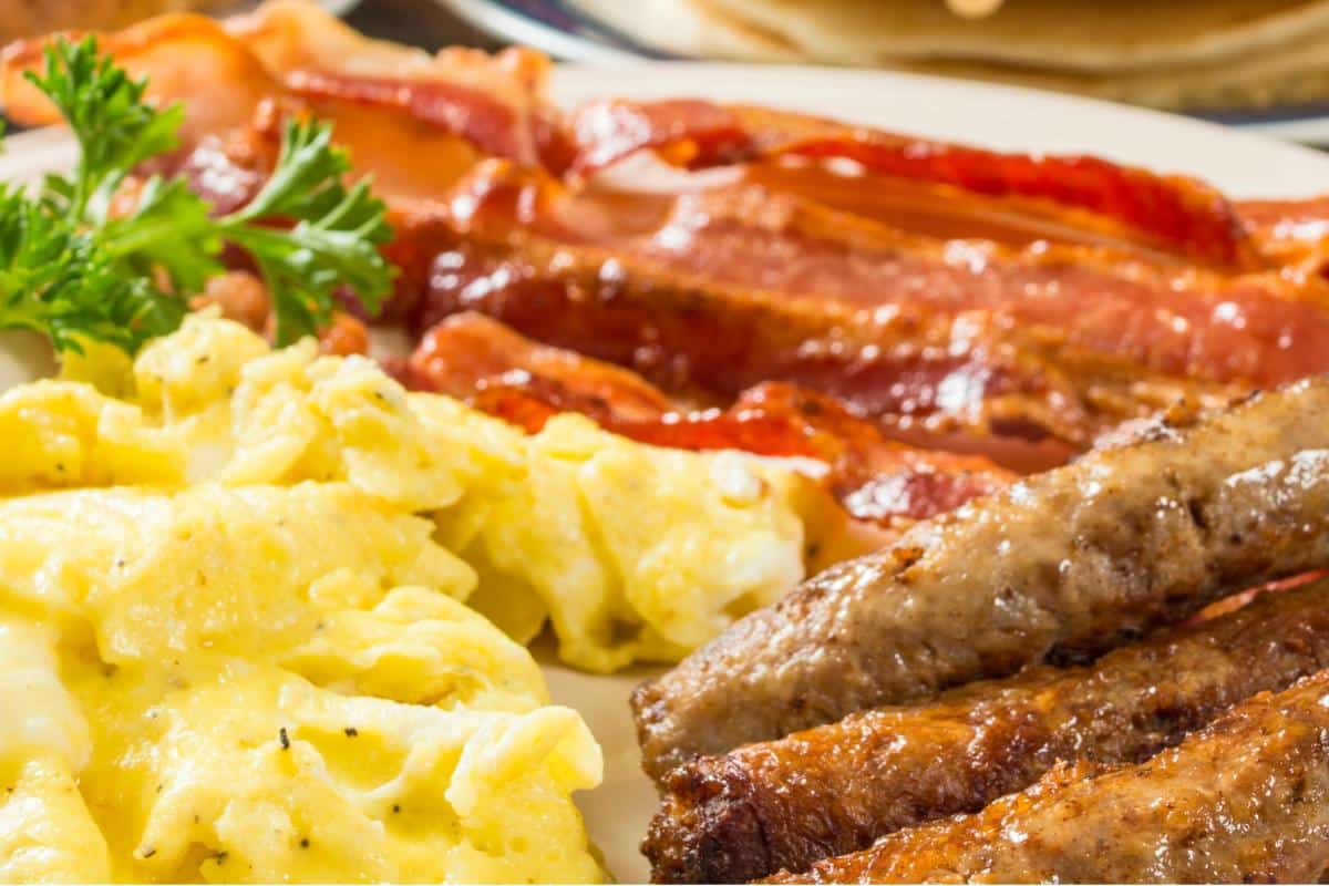 Power Up Your Day: Breakfast Foods That Boost Your Metabolism