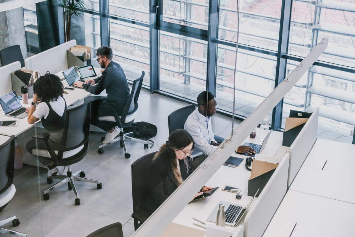 Boosting Employee Health: A Guide to Promoting Corporate Fitness in Your Workplace