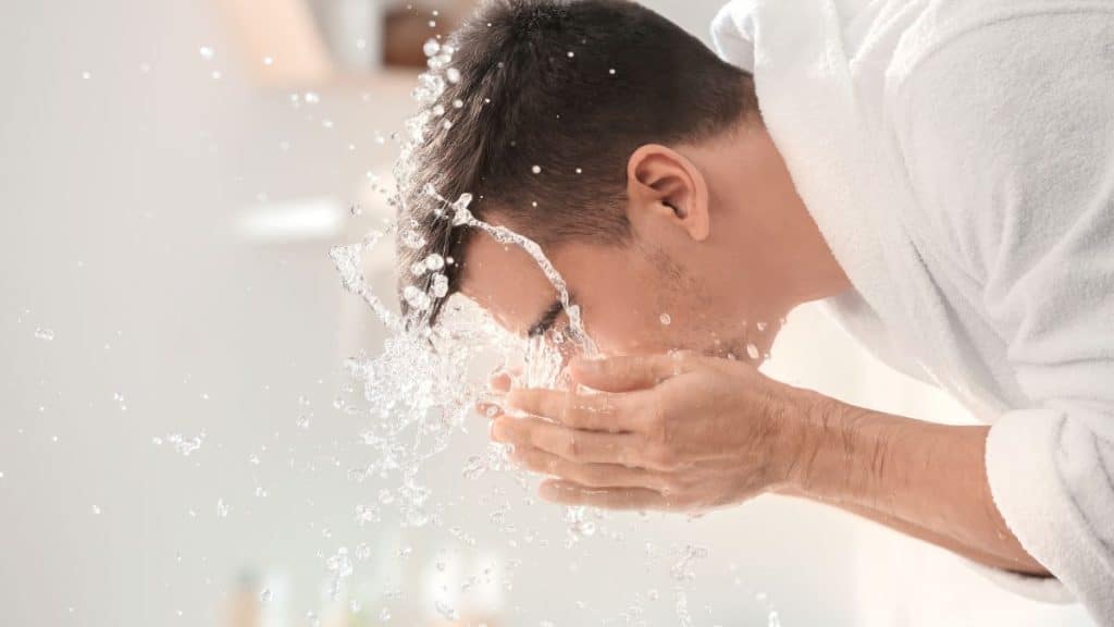 Cold Water Face Therapy: Benefits for Skin, Stress & Recovery