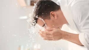 Cold Water Face Therapy: Benefits for Skin, Stress & Recovery