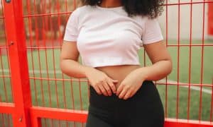 How to Stay Stylish and Comfortable During Your Workout Routine: A Focus on Crop Tops