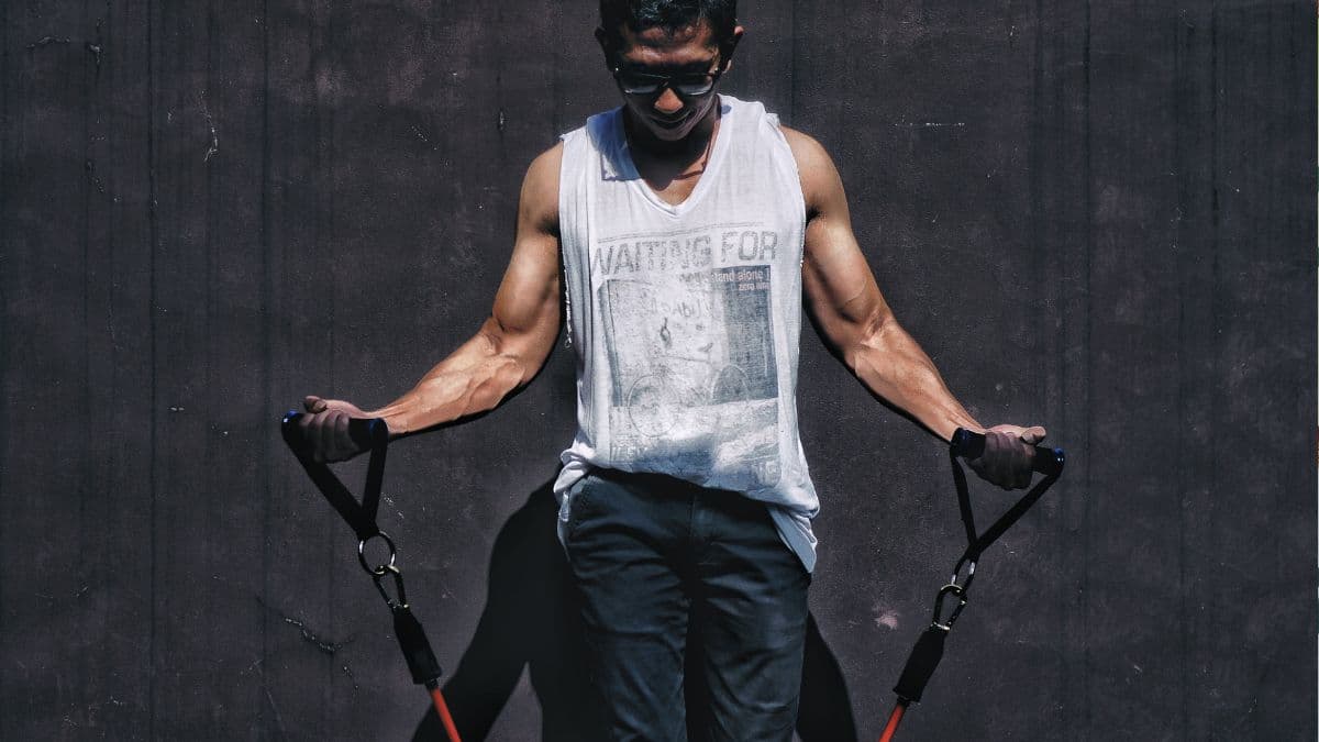 How to Use Resistance Bands to Build Full-Body Strength at Home