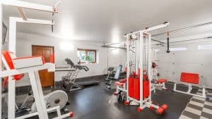 Lower Ab Exercises Using Bench and Power Rack
