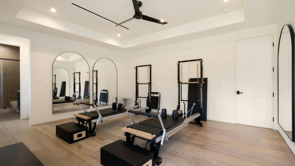 Smart Mirror Workouts: Revolutionize Your Fitness Routine