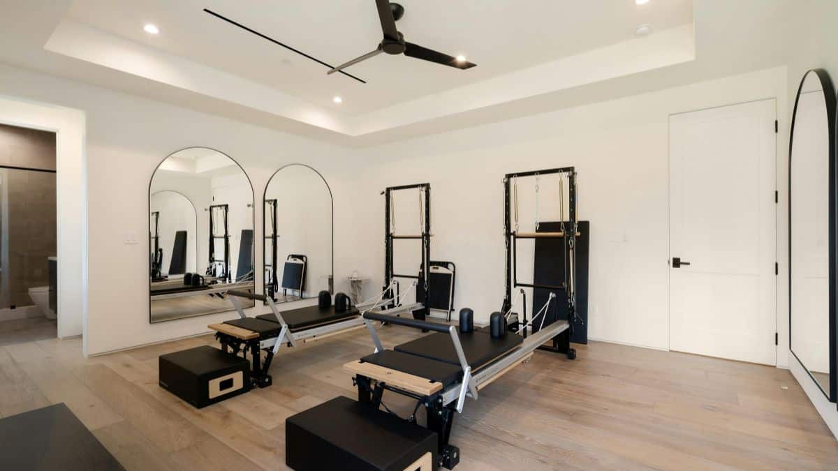 Smart Mirror Workouts: Revolutionize Your Fitness Routine